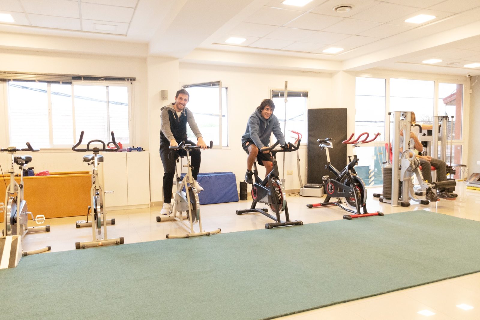 Kinesiología y rehabilitación x Sinergia